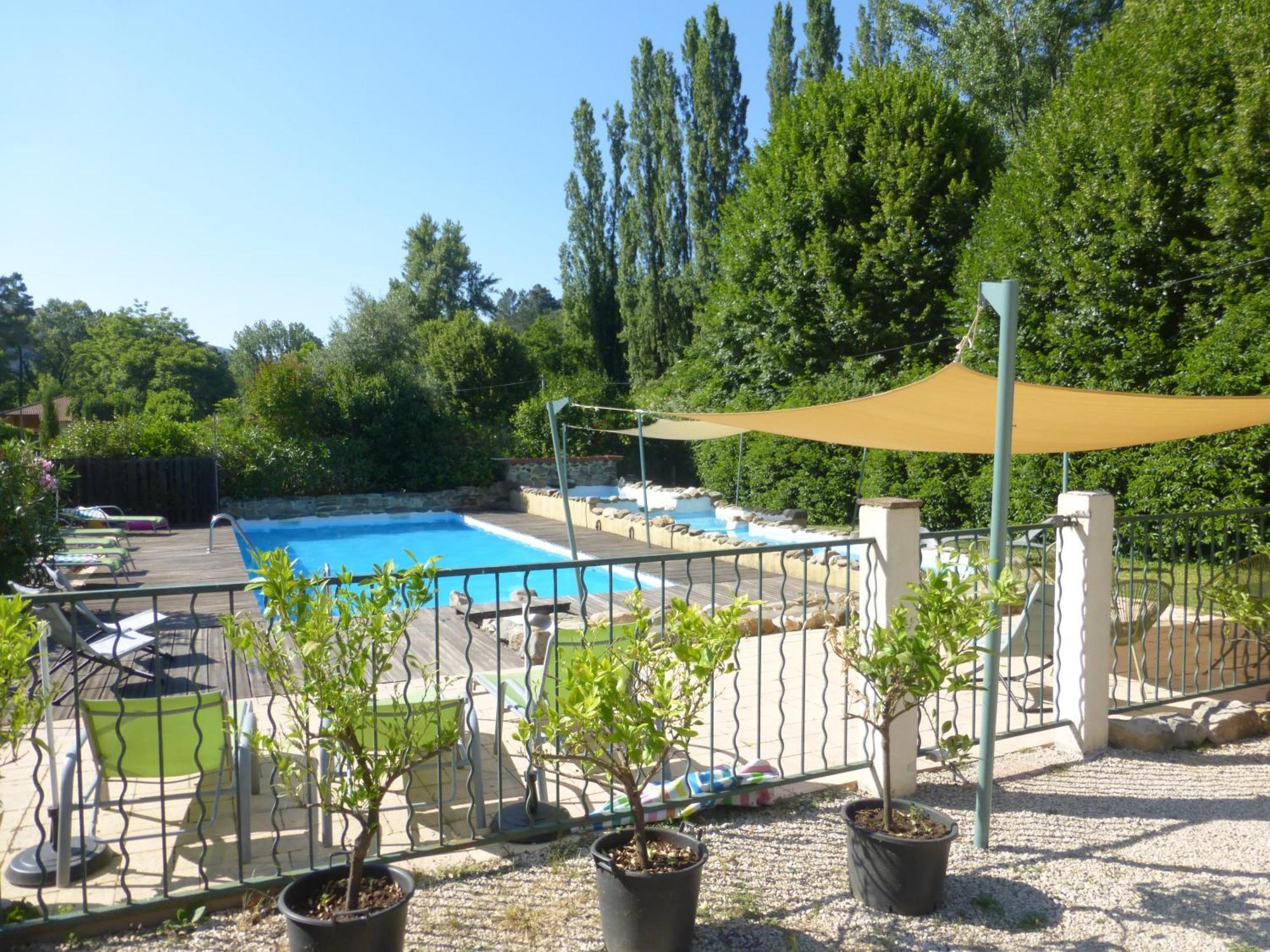 Chateau Du Fraissinet, 6 Gites Sleeping 2-8 Guests, Pool And River On Site La Tronche  Bagian luar foto