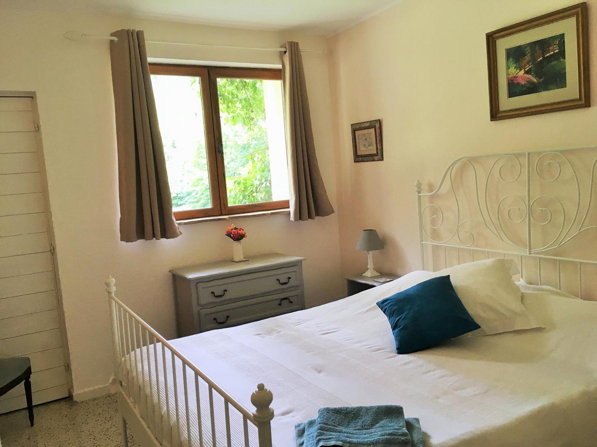 Chateau Du Fraissinet, 6 Gites Sleeping 2-8 Guests, Pool And River On Site La Tronche  Bagian luar foto