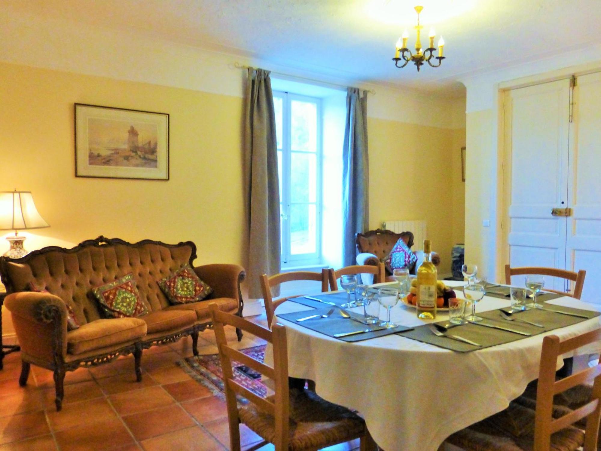 Chateau Du Fraissinet, 6 Gites Sleeping 2-8 Guests, Pool And River On Site La Tronche  Bagian luar foto