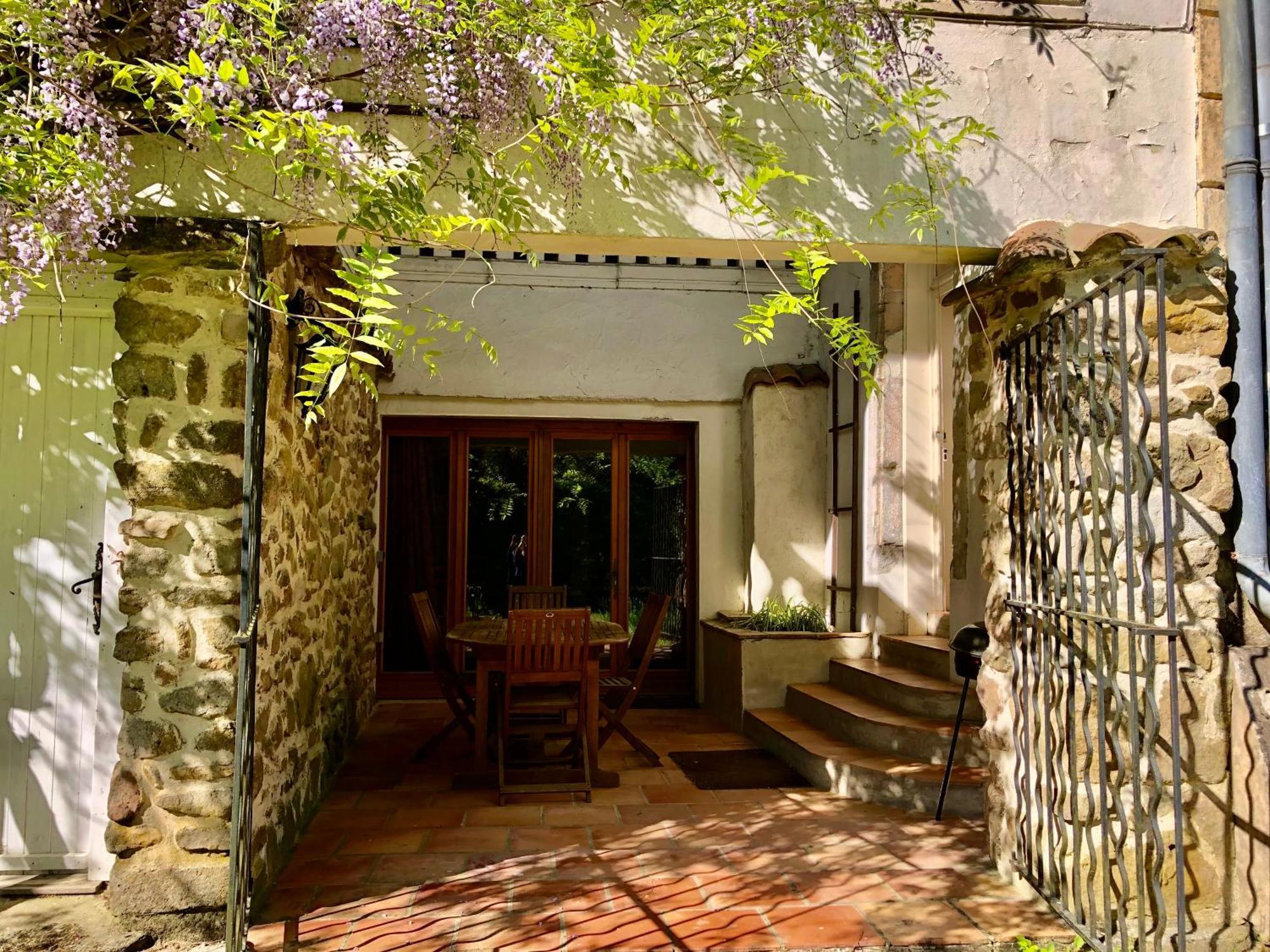 Chateau Du Fraissinet, 6 Gites Sleeping 2-8 Guests, Pool And River On Site La Tronche  Bagian luar foto
