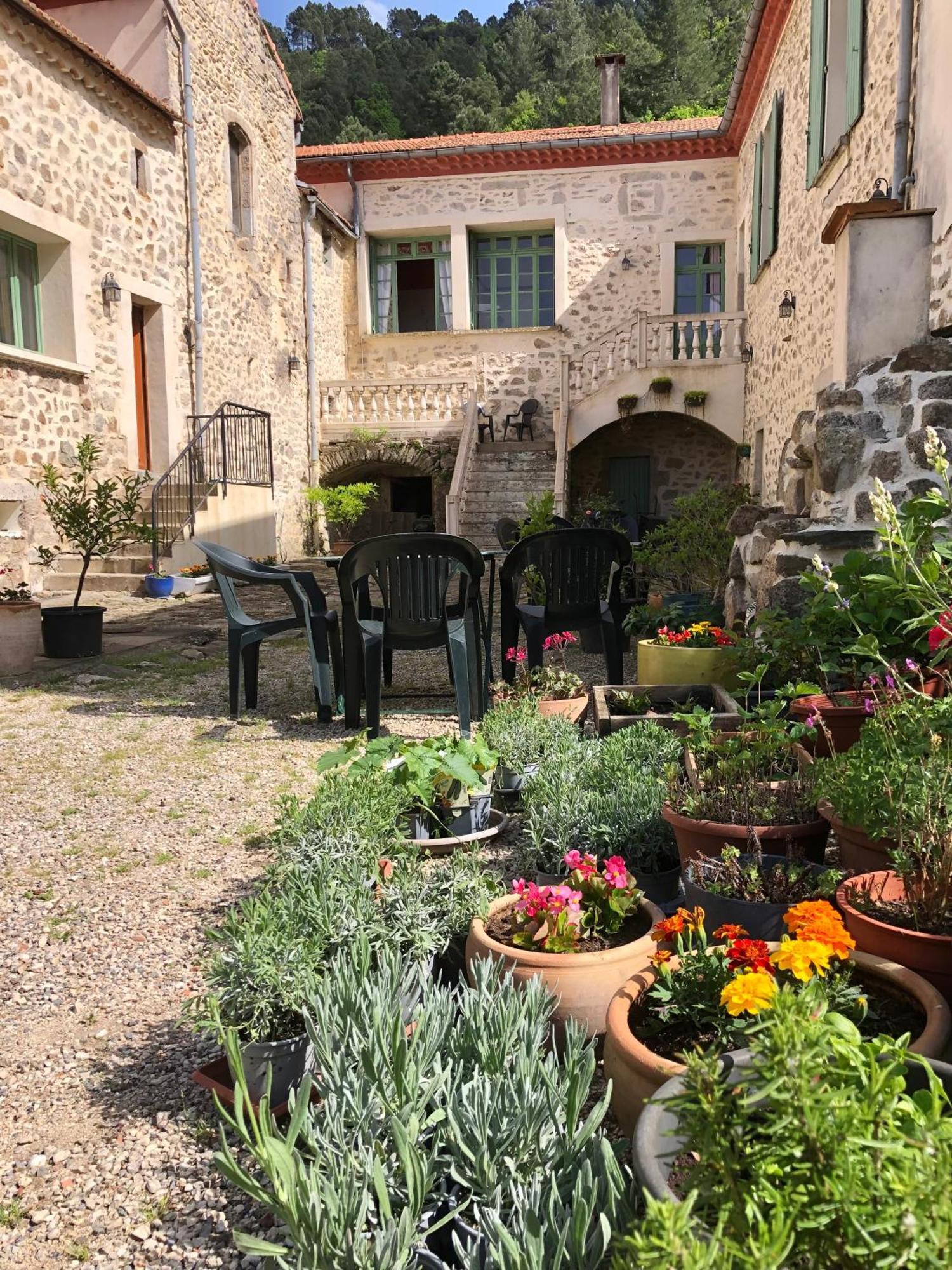 Chateau Du Fraissinet, 6 Gites Sleeping 2-8 Guests, Pool And River On Site La Tronche  Bagian luar foto